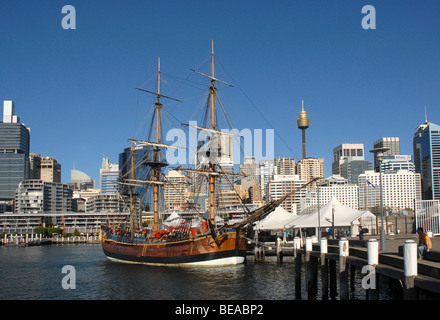 Replik der Endeavour Captain Cook Großsegler Darling harbour Sydney Australia Stockfoto