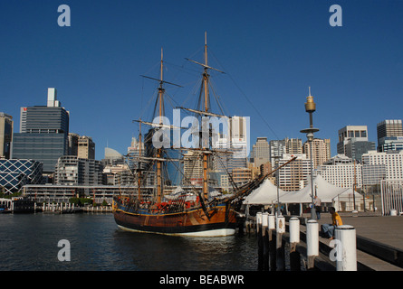 Replik der Endeavour Captain Cook Großsegler Darling harbour Sydney Australia Stockfoto