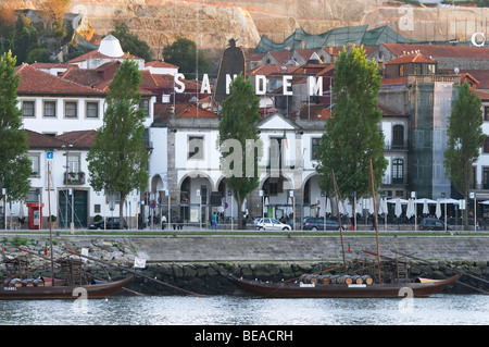 Barco Rabelo Versand Boot Sandeman Port Lodge AV. Diogo Leite Vila Nova De Gaia Porto portugal Stockfoto