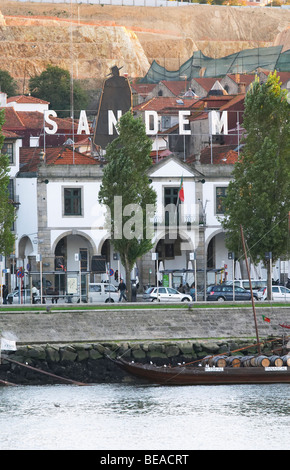 Barco Rabelo Versand Boot Sandeman Port Lodge AV. Diogo Leite Vila Nova De Gaia Porto portugal Stockfoto