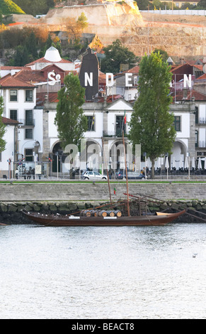 Barco Rabelo Versand Boot Sandeman Port Lodge AV. Diogo Leite Vila Nova De Gaia Porto portugal Stockfoto