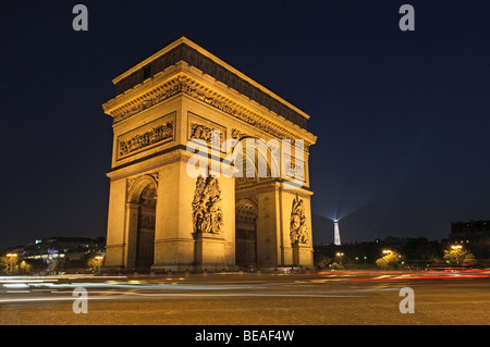 Der Arc de Triomphe in der Nacht, Paris, Frankreich Stockfoto