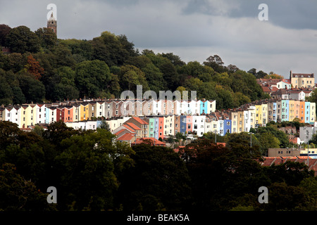 Bild von Mark Passmore. 27.09.2009. Eine Reihe von bunten Häusern im Bereich Hotwells von Bristol. Stockfoto