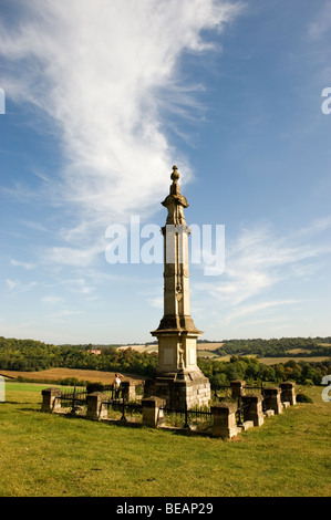 Disraeli Denkmal in Chilterns Landschaft nahe Hughenden Valley High Wycombe, Buckinghamshire UK Stockfoto