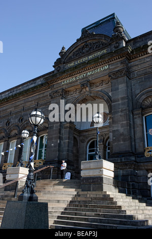 Leeds City Museum, untergebracht im alten Leeds Institut Gebäude, Leeds, West Yorkshire Stockfoto