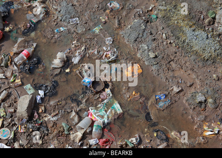 Stream verschmutzt durch Müll von meiner Arbeitsweise, Potosi, Bolivien Stockfoto