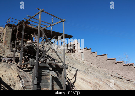 Alte verlassene Zinnbergwerke am Stadtrand von Potosi, Bolivien Stockfoto