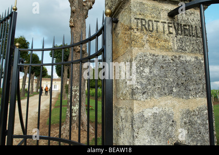 Tor Schloss Trottevieille Saint Emilion Bordeaux Frankreich Stockfoto