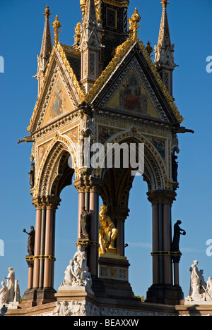 Albert Memorial in Kensington Gardens am sonnigen Tag, Hyde Park London England UK Stockfoto