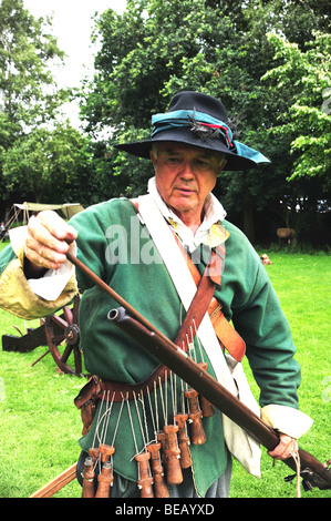 Mann laden Muskete Stockfoto