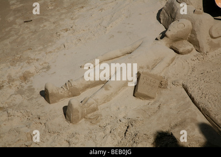 Sandskulpturen am Strand von Gabriels Wharf, South Bank, London, UK (erstellt von Sandalism) Stockfoto