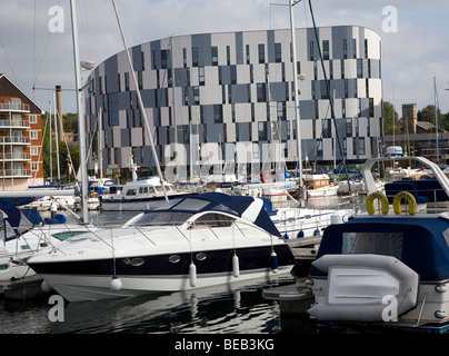 Universität Campus Suffolk Bootsbau, in der Marina, Wet Dock, Ipswich, Suffolk, England Stockfoto