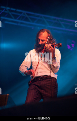 Schmutzig, drei spielen auf dem Greenman Festival 2009, Glanusk Park in der Nähe von Crickhowell Wales Stockfoto