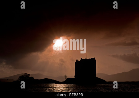 Castle Stalker in Appin Land sitzt auf der Felseninsel Plattform am Ende des Loch Linnhe, Highlands Schottlands. Stockfoto