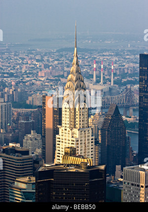 Ein Blick auf die "Chrysler Building" von "Empire State Building" in "New York City", "New York." Stockfoto