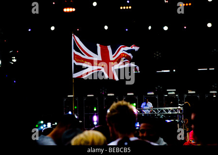 Ein Union Jack-Flagge vor einer Bühne im Global Gathering 2009. Stockfoto