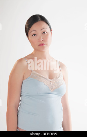 Porträt einer schwangeren Frau suchen traurig Stockfoto