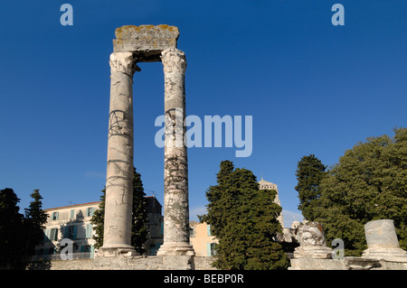 Spalten & Entablature auf das antike römische Theater oder Theater Arles Provence Frankreich Stockfoto