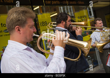 St. Petersberg Messing Barock Quartett als Straßenmusikant auf der Straße während Abergavenny Food Festival Monmouthshire South Wales UK Stockfoto