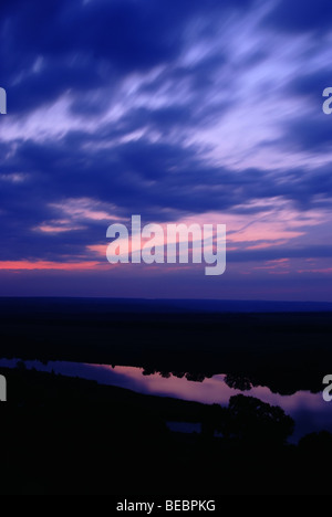 Sonnenuntergang über dem Donez in Russland Stockfoto