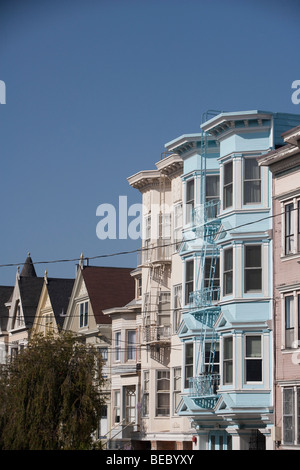 Viktorianischen Häuserreihe in einer Stadt, Haight-Ashbury, San Francisco, Kalifornien, USA Stockfoto