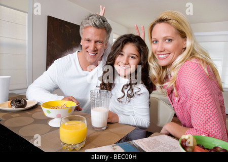 Familie frühstücken Stockfoto