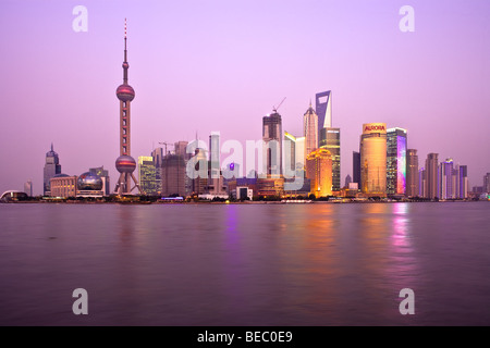 Skyline von Lujiazui Pudong, Shanghai, China, Asien Stockfoto