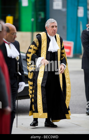 Jack Straw MP, Lordkanzler und Staatssekretär für Justiz, trägt die Roben des Büros in der Westminster Abbey Stockfoto
