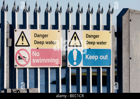 Gefahr Tiefenwasser unterschreibt bei Thames Water Walthamstow Stauseen Stockfoto