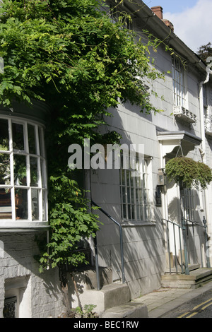 Stadt von Knutsford, England. Gruppe der 17. Jahrhundert weißen Cottages in Kuntsford. Stockfoto