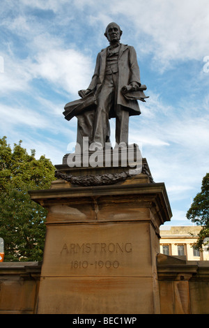 Statue von William vor der Hancock Museum Newcastle Upon Tyne Stockfoto