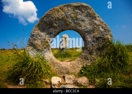 Men ein Tol Megalith-Denkmal in der Nähe von Morva, Cornwall, England, UK Stockfoto