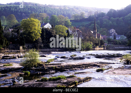 Llangollen, Clwyd, Wales, Blick vom Bridge, River Dee, Stadt UK Landschaft Landschaft Reisen einstellen Stockfoto