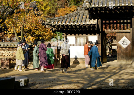 Akteure, die Joseon-Dynastie Film zu drehen, Korean Folk Village, South Korea Stockfoto