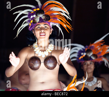 Traditionelle polynesische Tänzer auf Rarotonga in Cook-Inseln in der Südsee Stockfoto