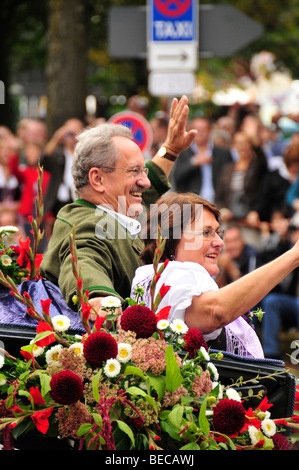 Oberbürgermeister Christian Ude und seine Frau Edith von Welser-Ude, traditionelle Eingang die Oktoberfest-Wirte, Oktoberfest, München, Stockfoto