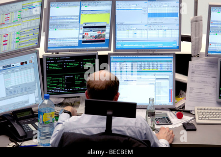 Main Handelssaal der Frankfurter Wertpapierbörse durch die Deutsche Börse AG in Frankfurt Am Main, Hessen, Deutschland, Europa Stockfoto