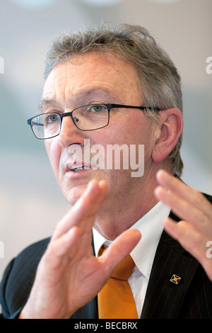 Wolfgang Mayrhuber, Vorsitzender und CEO der Deutschen Lufthansa AG, während der Pressekonferenz auf Jahresabschlüsse auf 11.03.200 Stockfoto