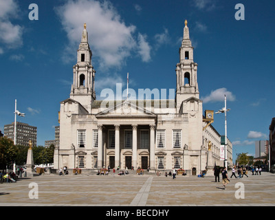 Civic Hall und Millenium Square Leeds Yorkshire UK Stockfoto