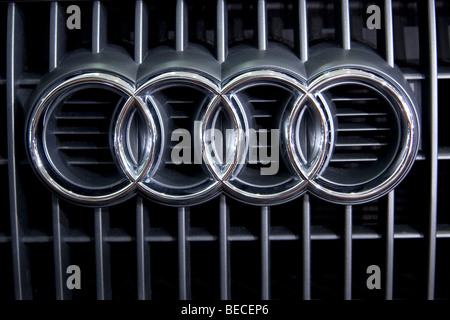 Audi Emblem auf einem Auto Stockfoto