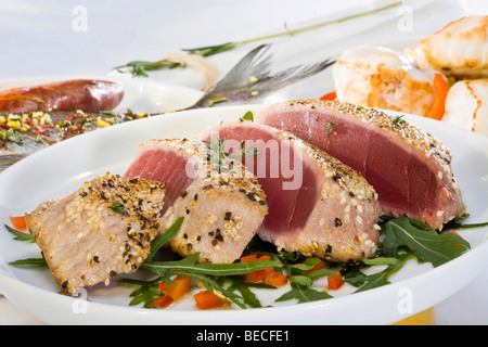 Tunfisch-Filet mit Sesamkruste Stockfoto