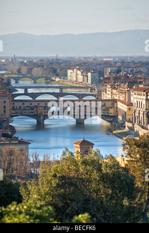 Panoramablick über Florenz und Ponte Vecchio. Toskana, Italien. Stockfoto