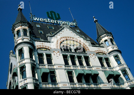 Witte Huis, weißes Haus, das Jugendstil-Haus wurde 1900 das erste mehrstöckige Gebäude Europas um 1900, Wijnhaven, Rotterd Stockfoto