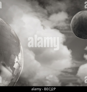 Darstellung der Planeten gegen den bewölkten Himmel Stockfoto