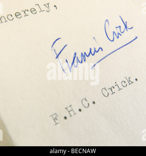Francis Crick Unterschrift aus einem persönlichen Brief mit freundlichen Grüßen F. H. C. Crick Stockfoto