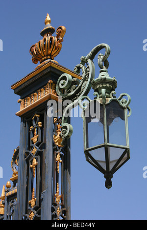 Niedrigen Winkel Blick auf einen Laternenpfahl, Rathaus, San Francisco, Kalifornien, USA Stockfoto