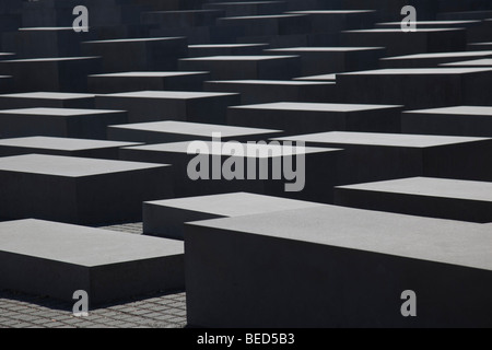 Das Holocaust-Mahnmal, nahe dem Brandenburger Tor in Berlin zum Gedenken an die Juden, die in den Händen des NS-Regimes gestorben Stockfoto