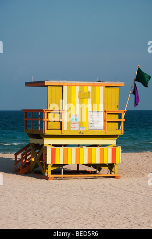 Rettungsschwimmer-Hütte am Strand, Miami Beach, Florida, USA Stockfoto