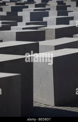 Das Holocaust-Mahnmal, nahe dem Brandenburger Tor in Berlin zum Gedenken an die Juden, die in den Händen des NS-Regimes gestorben Stockfoto