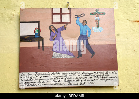 Mexikanische Retablo oder Ex Voto zeigen, häusliche Gewalt, San Miguel de Allende, Mexiko Stockfoto